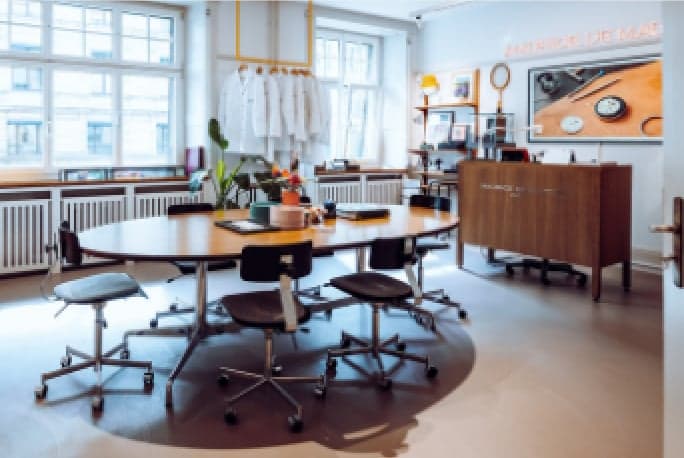 Uhrmacherkurs – Werktisch im Atelier
